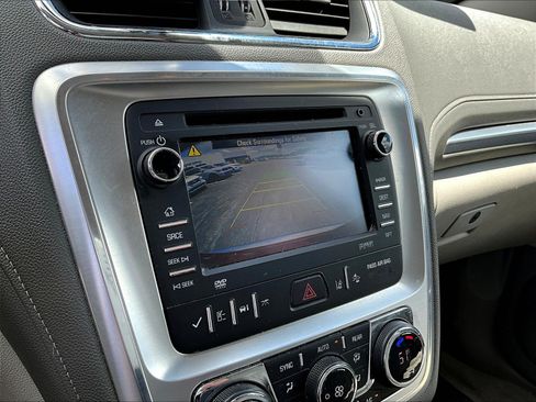 Used 2015 GMC Acadia SLT AWD/4WD image 14