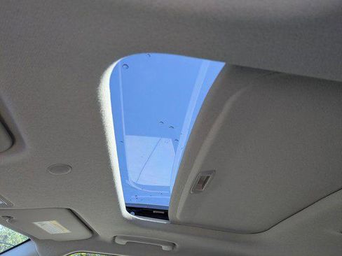 New 2025 Hyundai Venue SEL image 16