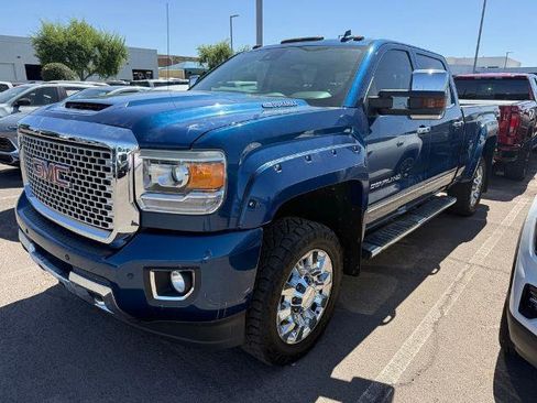 Used 2017 GMC Sierra 2500 Denali w/ Duramax Plus Package AWD/4WD image 3