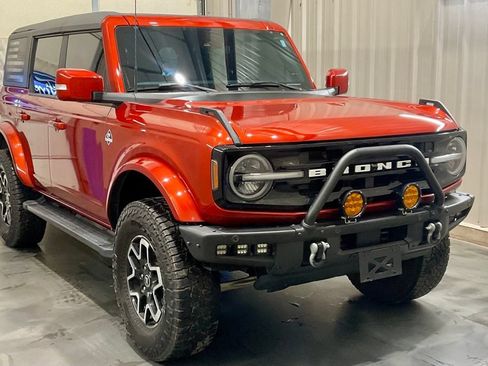 Used 2022 Ford Bronco Outer Banks AWD/4WD image 2