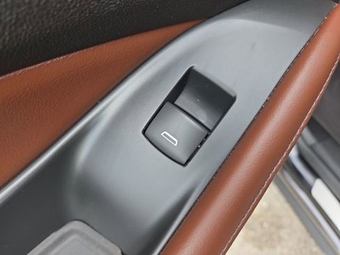 Used 2018 Buick Enclave Avenir image 12