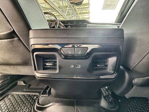Used 2024 GMC Sierra 1500 AT4 w/ Technology Package AWD/4WD image 12