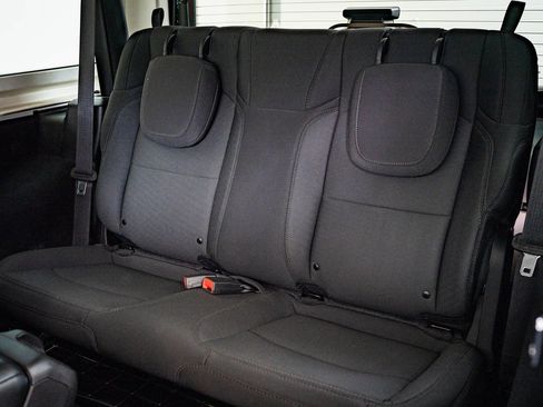 Used 2022 Jeep Wrangler Willys image 32