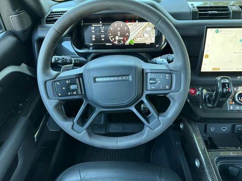 Used 2023 Land Rover Defender 90 V8 AWD/4WD image 18