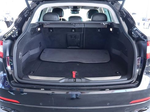 Used 2017 Maserati Levante w/ Luxury Package image 30