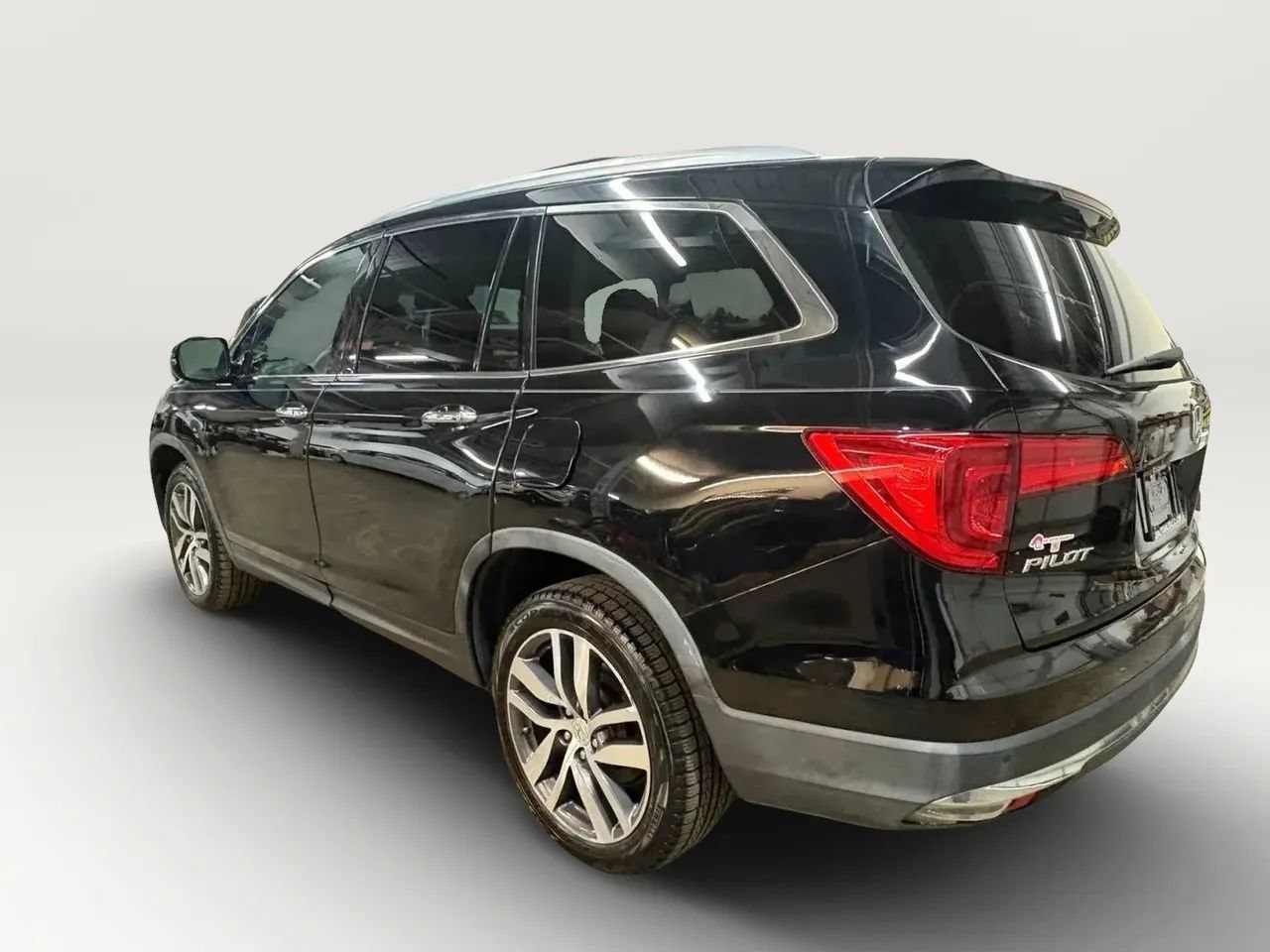 Used 2016 Honda Pilot Touring image 7