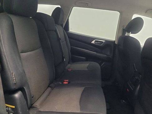Used 2019 Nissan Pathfinder S image 19