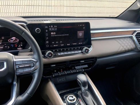 Used 2023 GMC Canyon Denali image 6