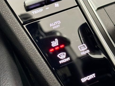 Used 2019 Porsche Cayenne AWD/4WD image 20