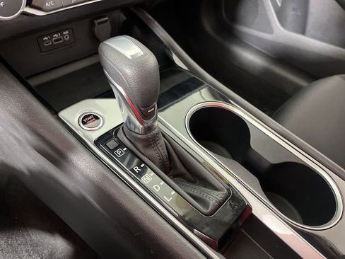 Used 2024 Nissan Altima 2.5 SV image 31