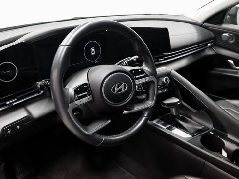 Certified 2024 Hyundai Elantra Limited image 28