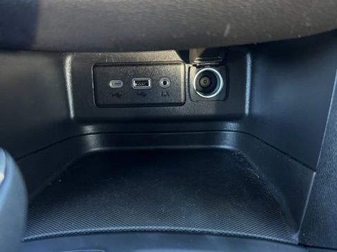 Used 2020 Chevrolet Equinox LT image 36