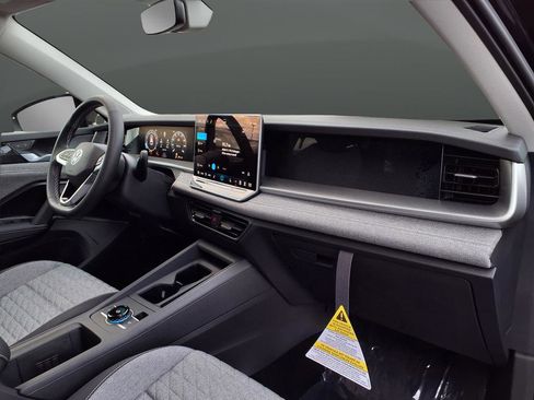 New 2026 Volkswagen Tiguan S AWD/4WD image 20