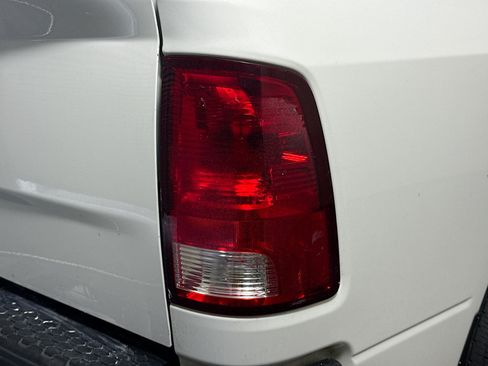 Used 2018 RAM 1500 Express RWD image 28