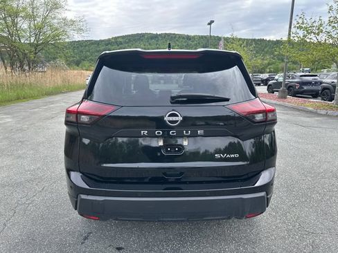 Used 2024 Nissan Rogue SV AWD/4WD image 4
