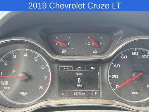 Used 2019 Chevrolet Cruze LT w/ Convenience Package FWD image 23