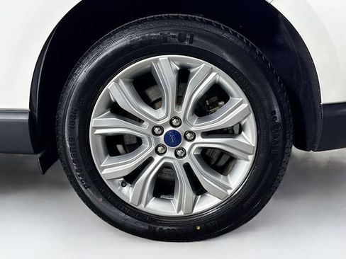 Used 2022 Ford Edge Titanium w/ Equipment Group 301A AWD/4WD image 32