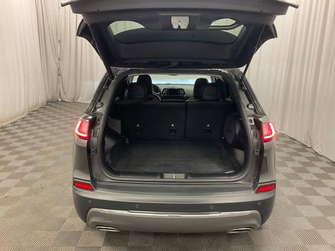 Used 2019 Jeep Cherokee Limited image 10