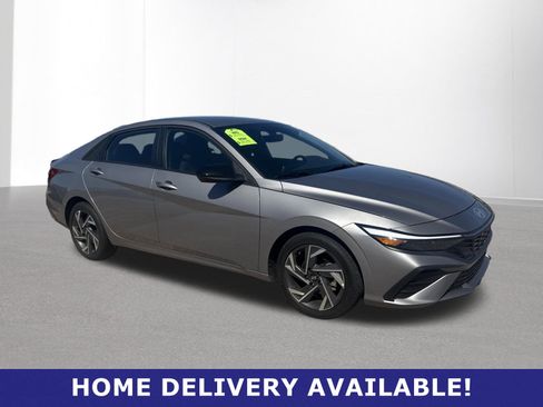 Used 2025 Hyundai Elantra Sport image 1
