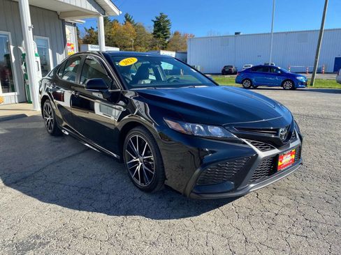 Used 2023 Toyota Camry SE image 9