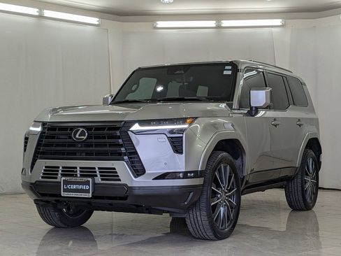 Certified 2024 Lexus GX 550 w/ Accessory Package (2T) image 4