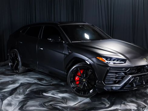 Used 2019 Lamborghini Urus AWD/4WD image 28