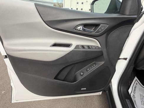 Used 2019 Chevrolet Equinox Premier image 16