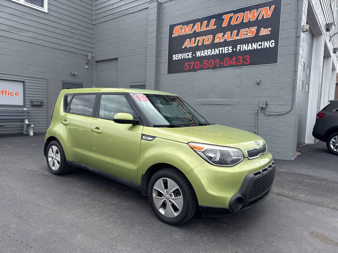 Used 2015 Kia Soul FWD image 1