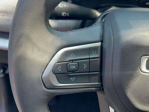 Used 2023 Jeep Compass Latitude w/ Sun and Sound Group AWD/4WD image 18