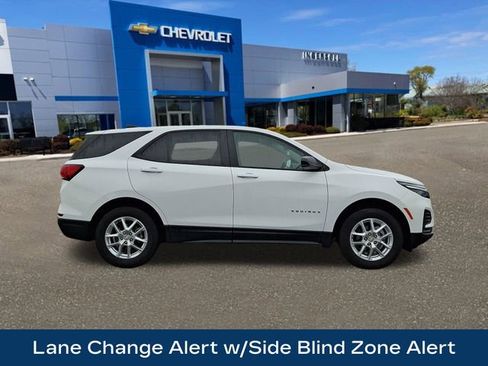 Used 2024 Chevrolet Equinox LS w/ LS Convenience Package image 10