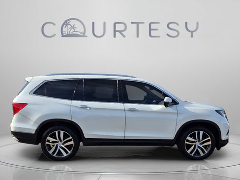 Used 2017 Honda Pilot Touring image 6