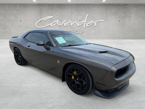 Used 2015 Dodge Challenger R/T Scat Pack RWD image 2