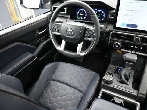 Used 2026 Toyota 4Runner Platinum AWD/4WD image 24