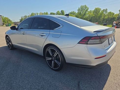Used 2024 Honda Accord Sport image 11