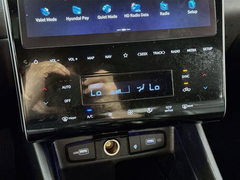 Used 2023 Hyundai Santa Cruz Limited AWD/4WD image 20