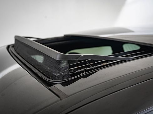 Used 2022 Land Rover Range Rover Velar S image 14