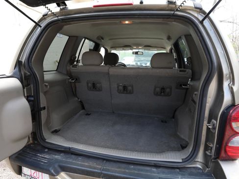 Used 2007 Jeep Liberty Limited AWD/4WD image 13