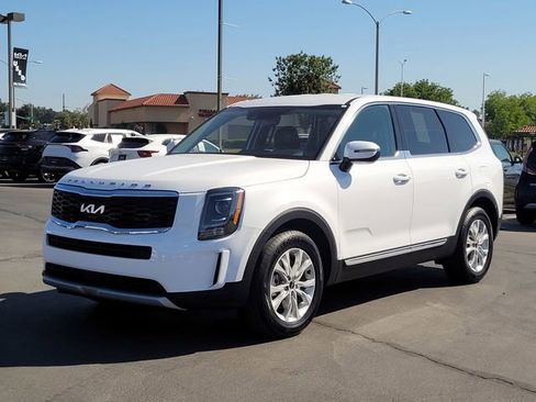 Certified 2022 Kia Telluride LX FWD image 10