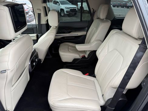 Used 2019 Ford Expedition Platinum image 9