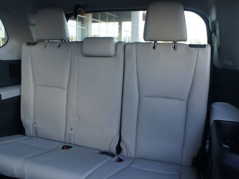 Used 2026 Toyota Grand Highlander AWD Hybrid image 31