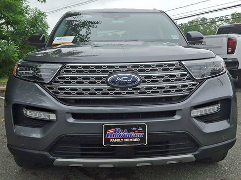 Certified 2023 Ford Explorer Limited w/ Equipment Group 301A AWD/4WD image 3