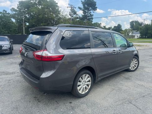Used 2015 Toyota Sienna XLE Premium AWD/4WD image 5