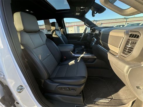 Used 2023 Chevrolet Silverado 1500 ZR2 w/ Technology Package image 25