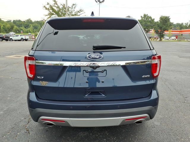 Used 2017 Ford Explorer XLT w/ Equipment Group 202A AWD/4WD image 18