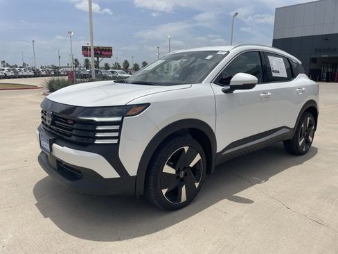 Certified 2025 Nissan Kicks SR image 7