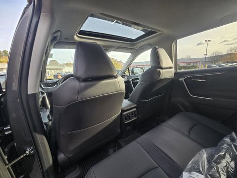 Used 2025 Toyota RAV4 XLE Premium image 12