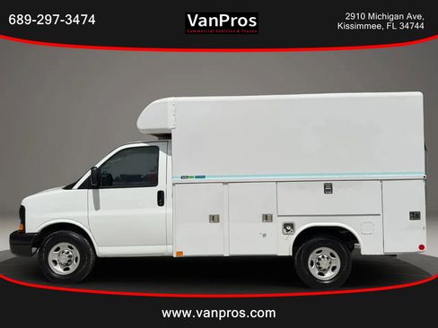 Used 2011 Chevrolet Express 3500 RWD image 2