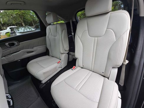 Used 2022 Kia Sorento SX Prestige w/ Panoramic Sunroof Package AWD/4WD image 17