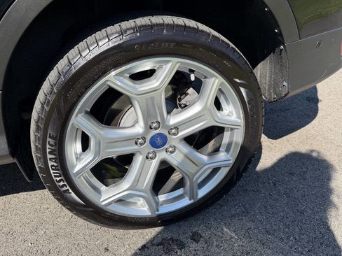 Used 2017 Ford Escape Titanium w/ Equipment Group 301A AWD/4WD image 7