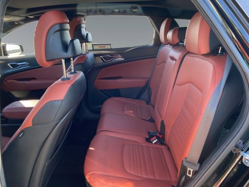 Used 2023 Kia Sportage SX image 13